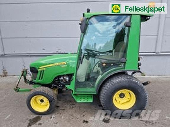 John Deere 2032R الجرارات