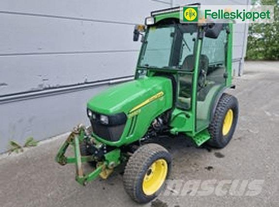 John Deere 2032R الجرارات