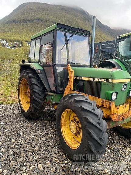 John Deere 2040 الجرارات