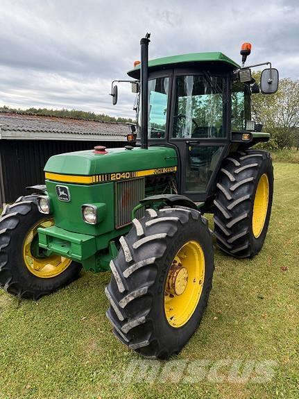 John Deere 2040 الجرارات