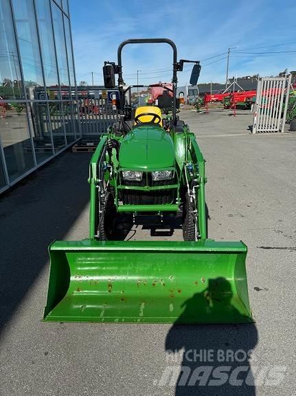 John Deere 3038E الجرارات