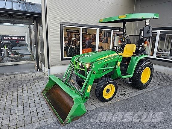 John Deere 3038E الجرارات