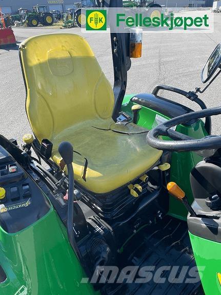 John Deere 4410 الجرارات