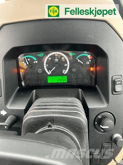 John Deere 5067E الجرارات