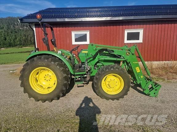 John Deere 5075E الجرارات