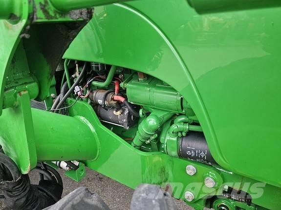 John Deere 5075E الجرارات