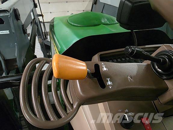 John Deere 5100R الجرارات
