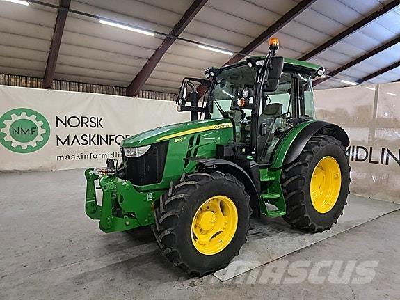 John Deere 5100R الجرارات
