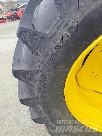 John Deere 5115M الجرارات