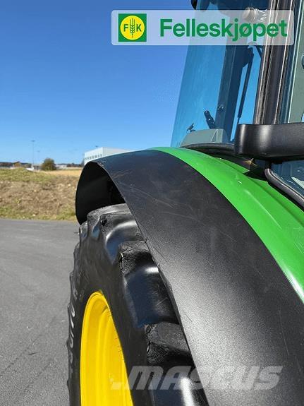 John Deere 5125R الجرارات