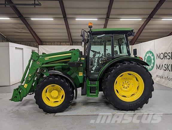 John Deere 5820 الجرارات