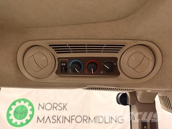 John Deere 5820 الجرارات