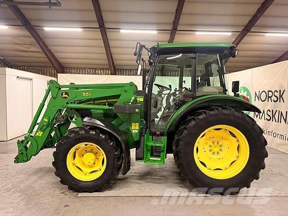 John Deere 5820 الجرارات
