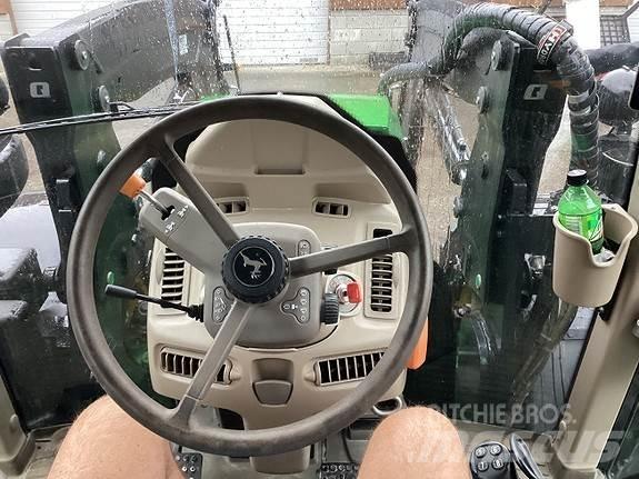 John Deere 6100m الجرارات