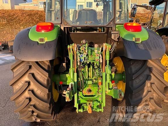 John Deere 6110MC الجرارات