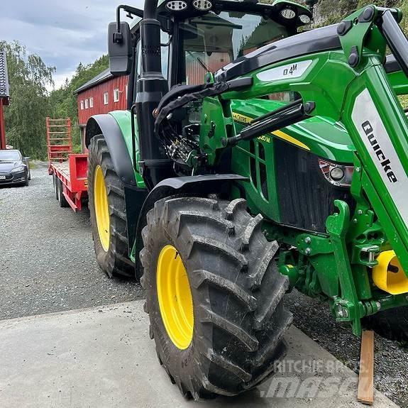 John Deere 6120M الجرارات