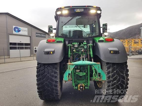 John Deere 6155 R الجرارات