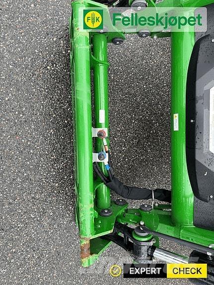 John Deere 6155R الجرارات