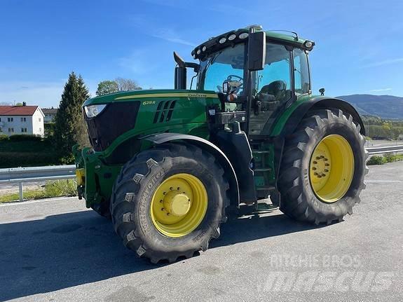 John Deere 6215 R الجرارات