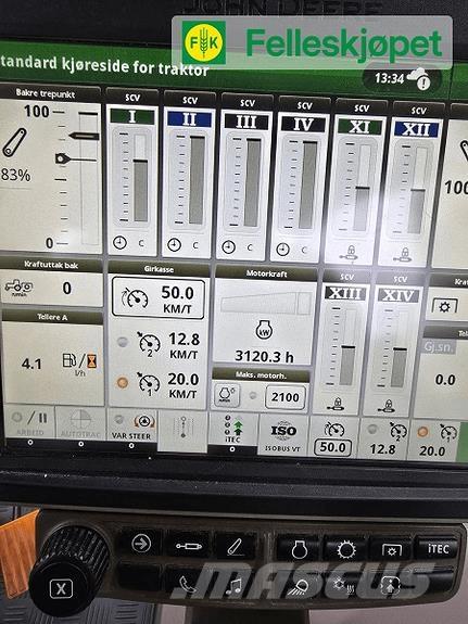 John Deere 6215R الجرارات