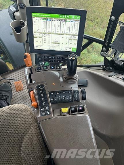 John Deere 6215R الجرارات