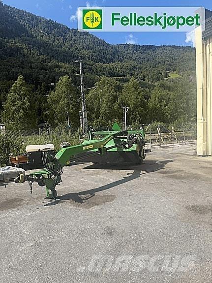 John Deere 630 معدات أخرى لحصاد العلف