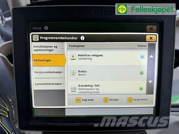 John Deere 6R 215 الجرارات