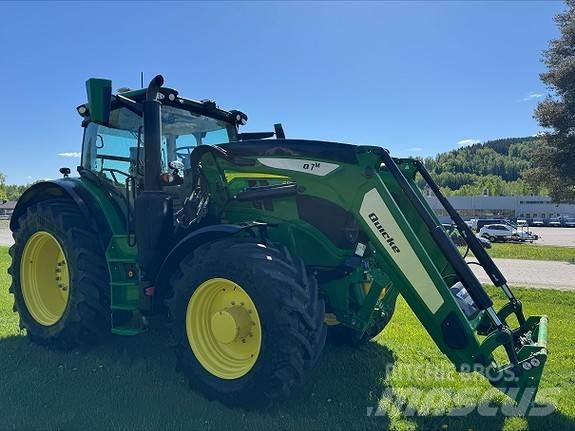 John Deere 6R215 الجرارات