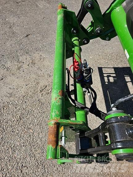 John Deere 6r215 الجرارات