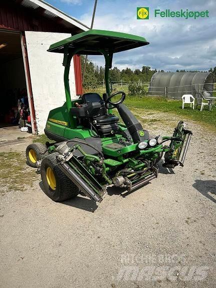 John Deere 7500A ماكينات أخرى لتجهيز الأراضي