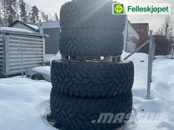 John Deere 7R الجرارات