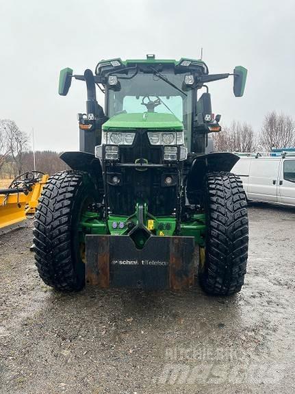 John Deere 7R330 الجرارات