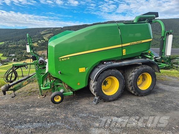 John Deere C441R محزمات مستديرة