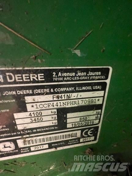 John Deere F441 محزمات مستديرة