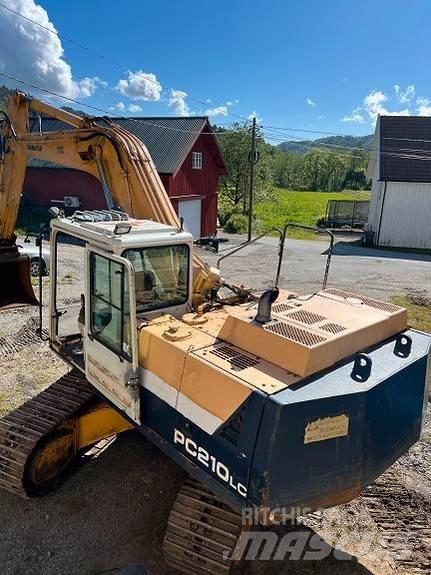 Komatsu PC 210 LC حفارات زحافة