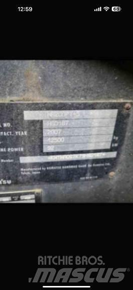 Komatsu WA200 PT لوادر بعجل