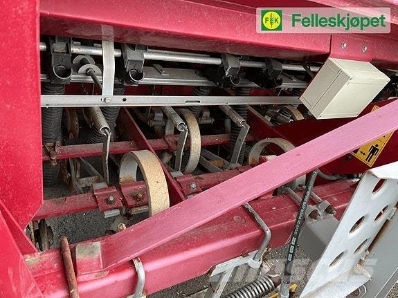 Kongskilde HT 3000 معدات فرد المواد المعدنية