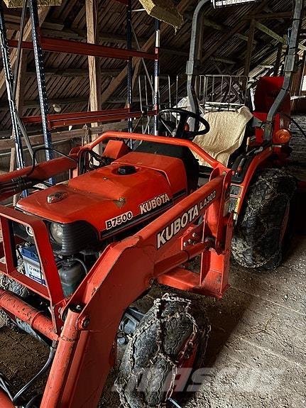 Kubota B7500 الجرارات