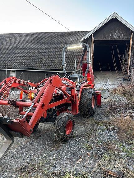 Kubota B7500 الجرارات