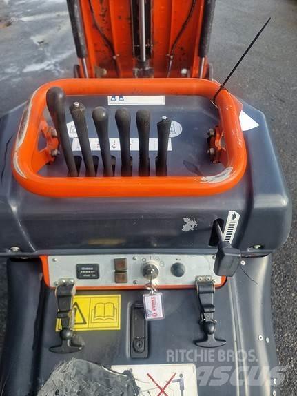 Kubota KC70VSL-4 ساحبات مفصلية