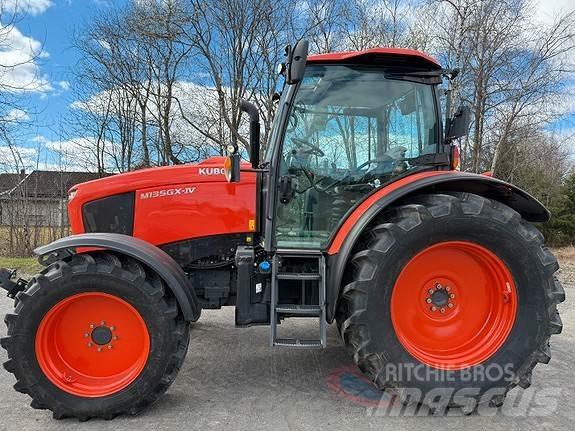 Kubota M135GX-IV الجرارات