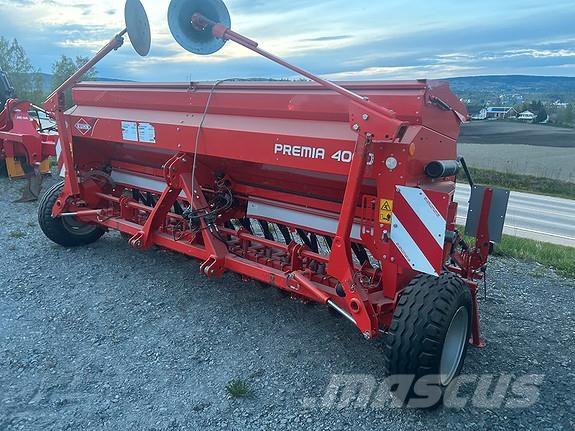 Kuhn Premia 4000 معدات فرد المواد المعدنية