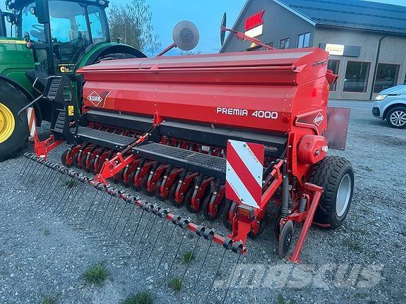 Kuhn Premia 4000 معدات فرد المواد المعدنية