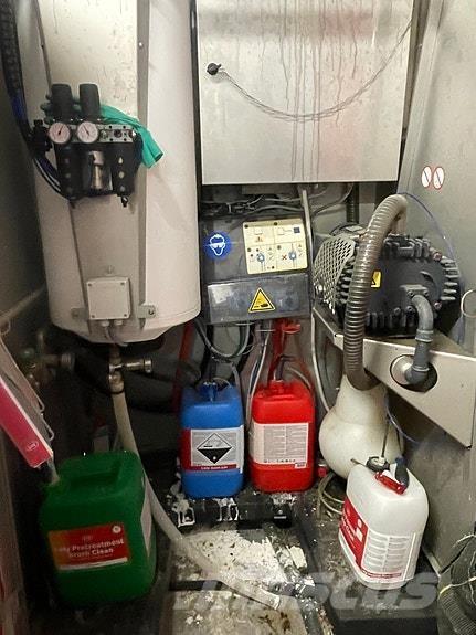 Lely A5 ماكينات وملحقات مواش أخرى