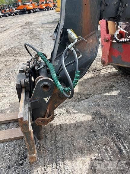 Manitou MT1740 مناولات متداخلة