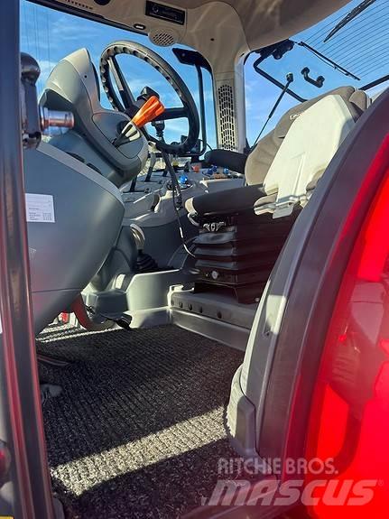 McCormick X6.55 الجرارات
