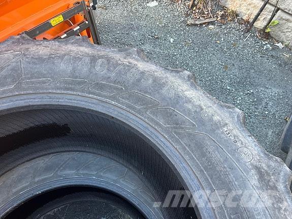 Mitas  الإطارات والعجلات والحافات