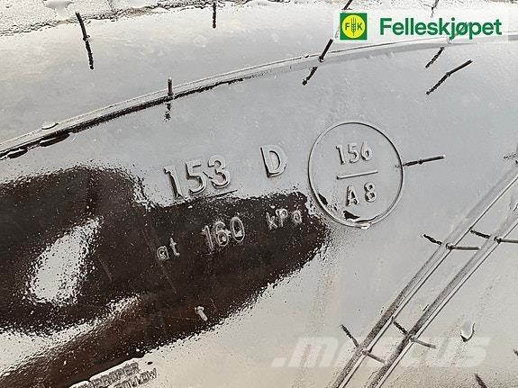 Mitas dekk الجرارات