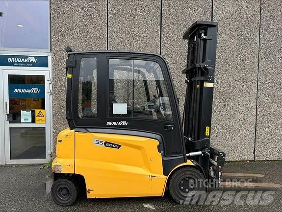 Mitsubishi FB35N شاحنات الديزل