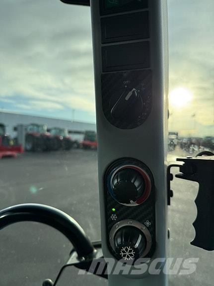 New Holland T4.75 الجرارات